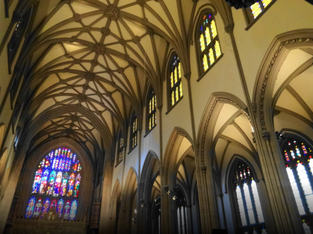 ニューヨークの教会内部の様子