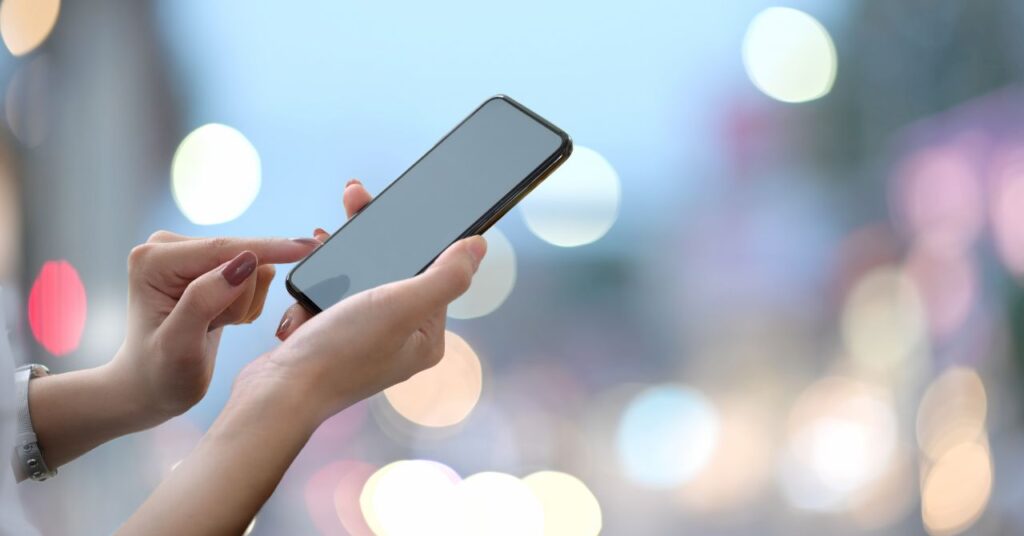 電話占いって
怖い？と不安な女性